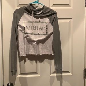 vibin’ grey long sleeve crop top